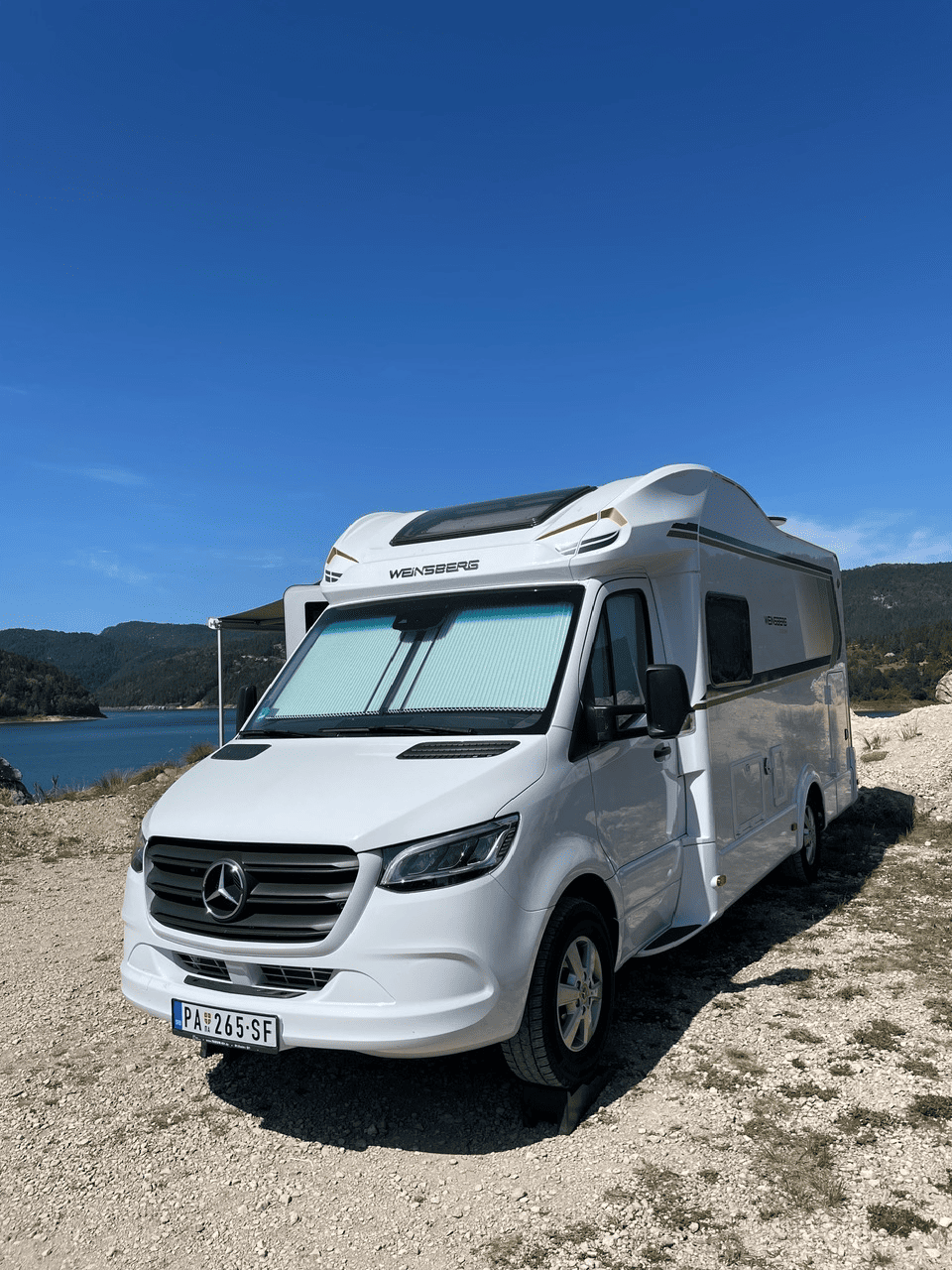 Аренда автодома в Сербии — Weinsberg CaraCompact Suite 640 MB Mercedes-Benz Sprinter